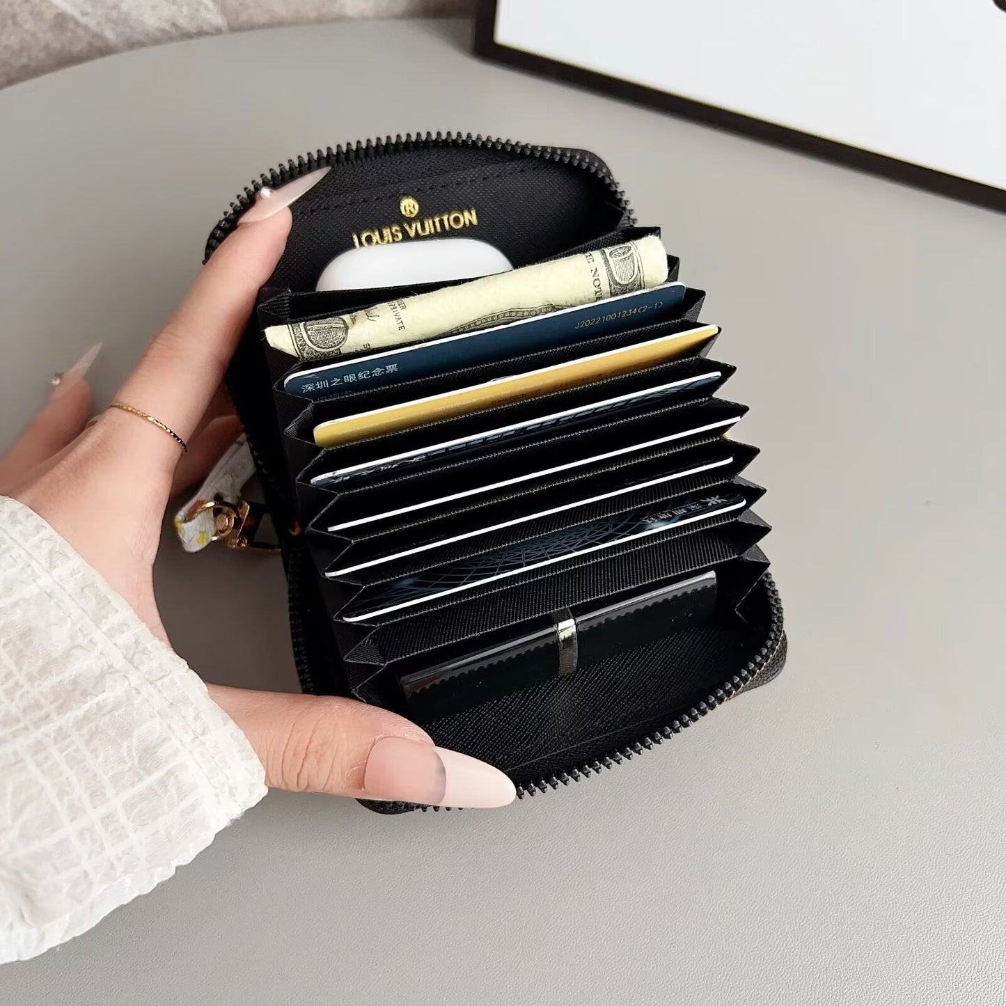 Valtone Embossed Accordion Card Bag