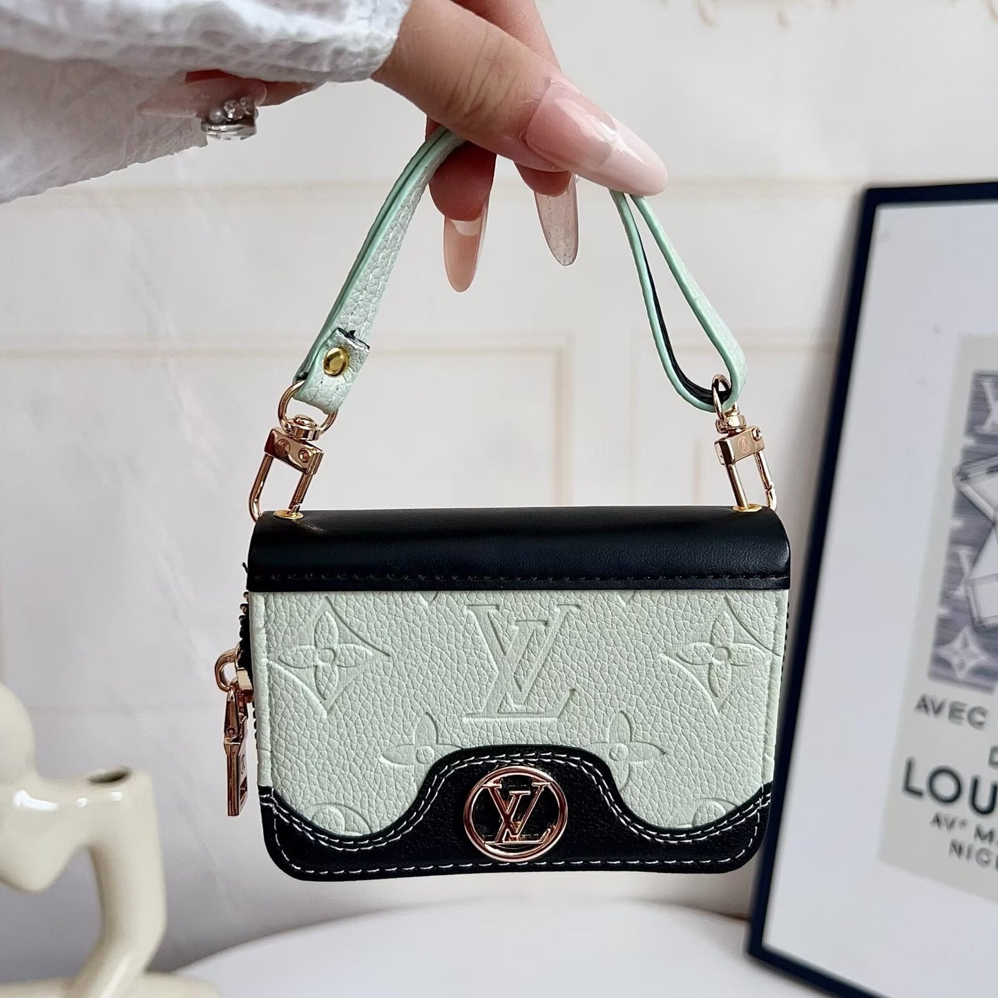 Valtone Embossed Accordion Card Bag
