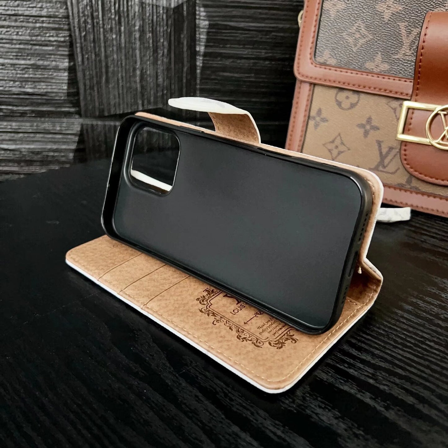 Lovia Classic FoldCover Wallet