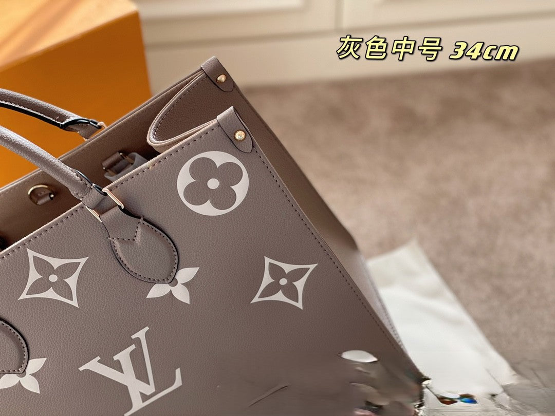 Love Versus Medium Cowhide Leather Bag