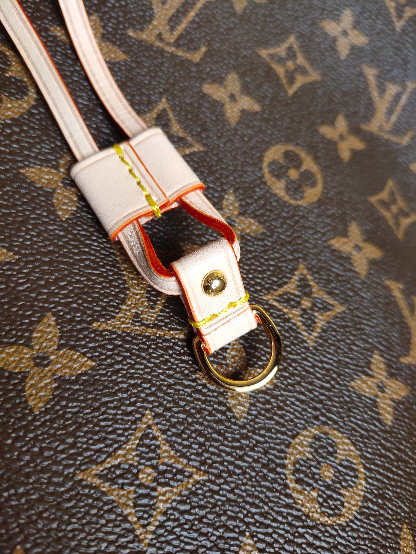 Love Versus Neverfull